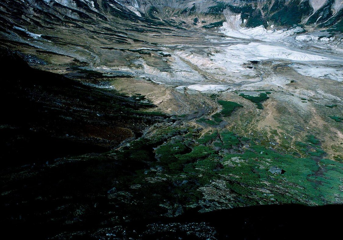 Los manantiales que brotan de las pequeñas calderas de la cordillera de Daisetsuzan confluyen y se convierten en riachuelos que atraviesan la zona montañosa.