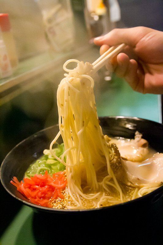 博多・福岡の屋台メニューの代名詞、ラーメン。