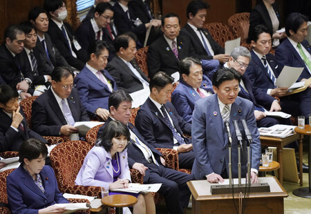 Japan PM Apologizes over Ex-Farm Minister's Resignation