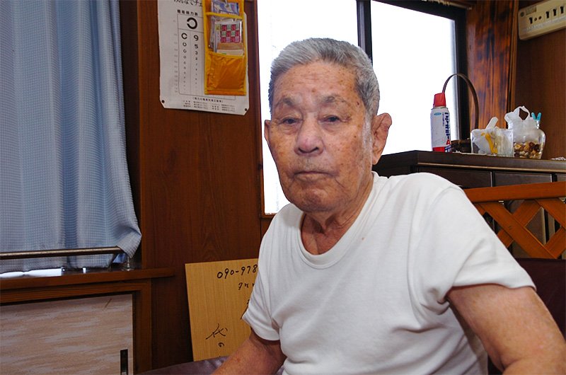 山口銀朝先生，2013年9月13日，沖繩縣宮古島市伊良部（攝影：松田良孝）