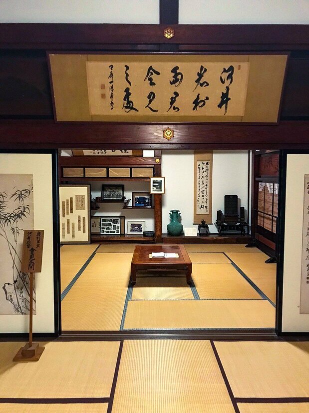 河井継之助と軍監岩村が会談した慈眼寺の一室(評者撮影)
