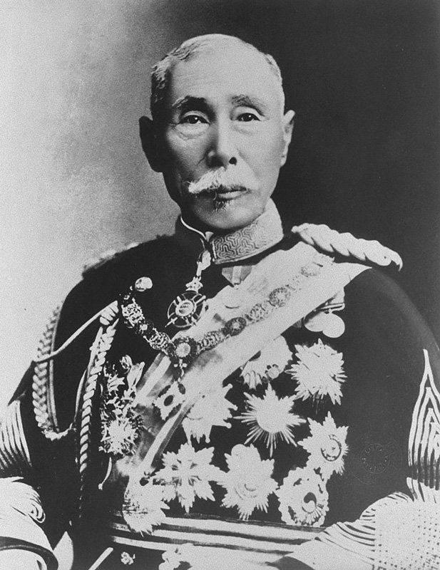 Маршал Ямагата Аритомо (1838-1922). Родился в семье военных княжества Тёсю, его называли «отцом японской армии» (Фотография из книги «Фотографии знаменитых мужей» (Кинсэй мэйси сясин), Т. 1, 1935)
