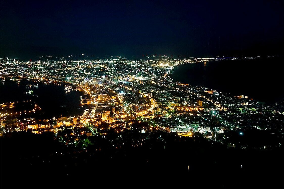 从函馆山眺望函馆市夜景 ©李琴峰