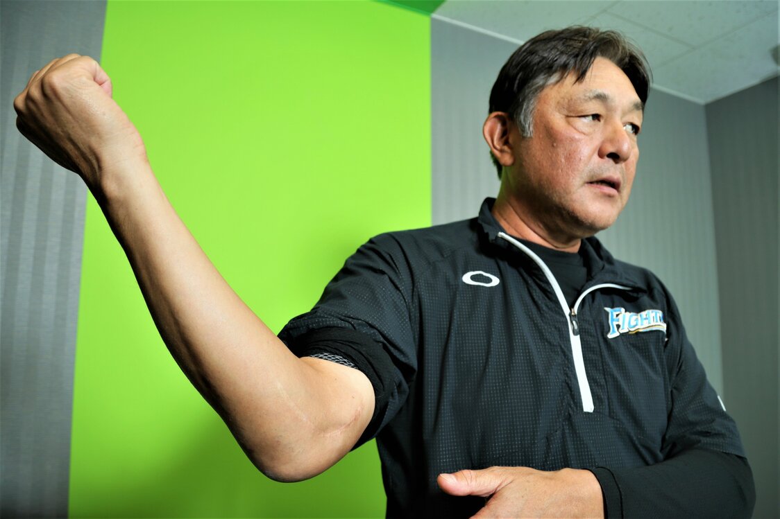 日本人として3人目となるトミー・ジョン手術を受けたのが荒木大輔さん。ヤクルト時代の1988年に渡米、計3度の手術と4年のリハビリの末、一軍復帰を果たした　時事
