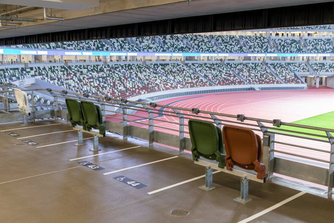 In the new stadium, pairs of regular seats are flanked by wheelchair spaces, so that those in wheelchairs do not need to be separated from their companions.
