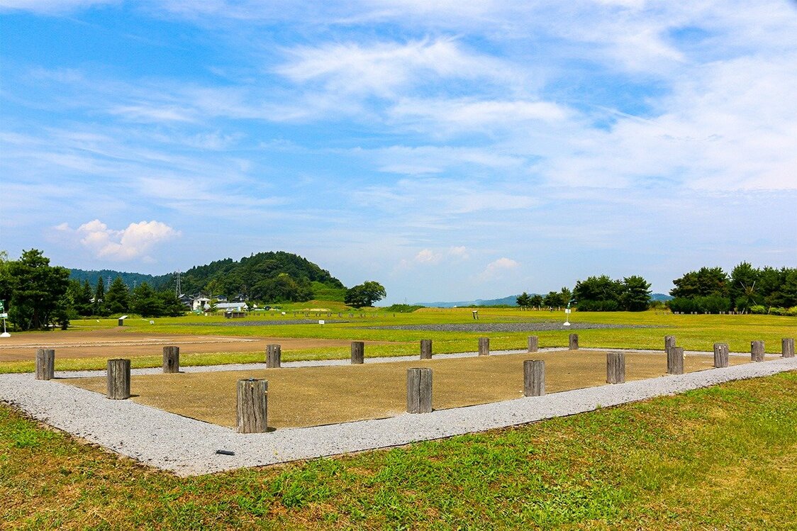 柳之御所遺跡（平泉館）は北上川沿いの段丘にある。秀衡は奥州藤原氏の政庁をここに移した（PIXTA）