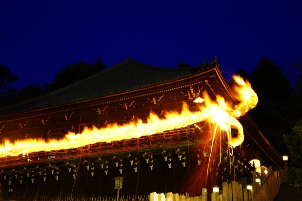二月堂于3月1日至14日举办修二会(图片:PIXTA)