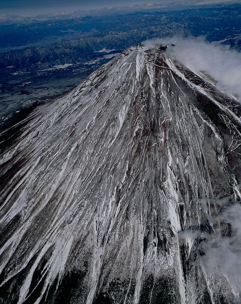 View from Mount Fuji’s southwest slope (December)
