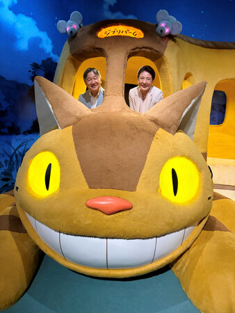 Император и императрица Японии посетили тематический парк студии Ghibli 