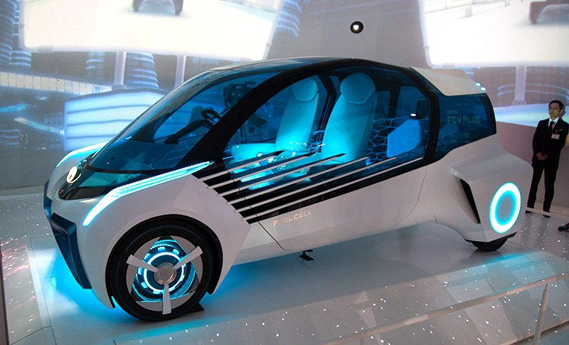 発電機としても使え、作った電気を他の自動車に供給することができるトヨタのコンセプトカー「FCVプラス」。