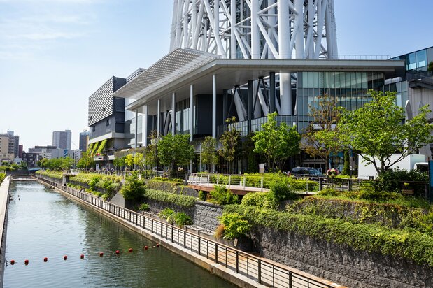 スカイツリー前の北十間川沿いも、美しい水辺へと生まれ変わった