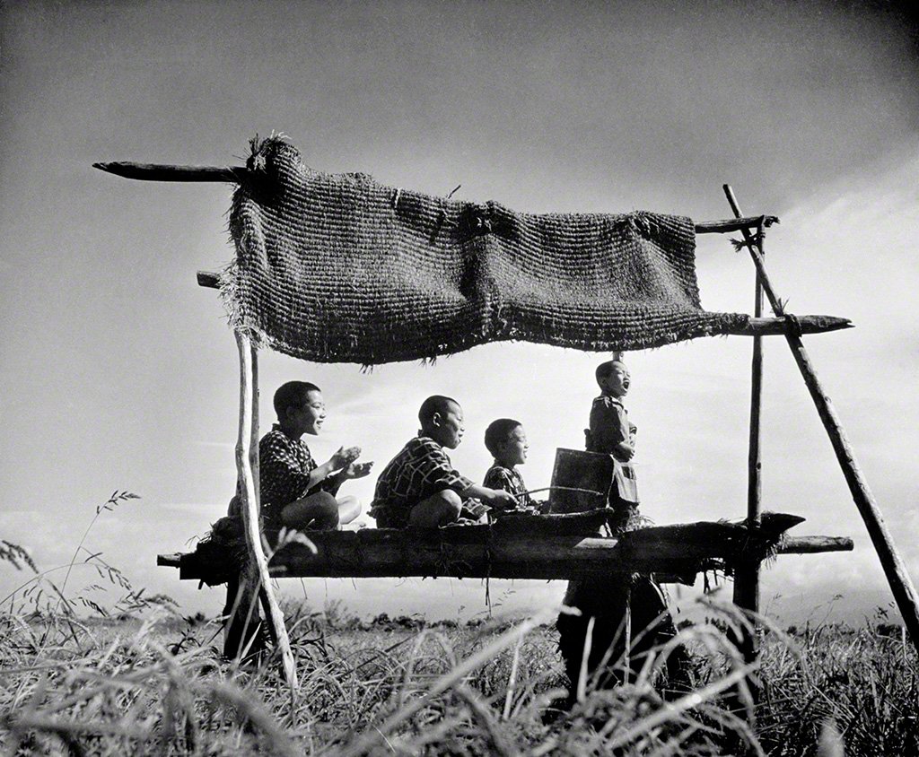 1. “Driving Off Sparrows, Kitsunezaka, Taiyū Village.” Taken by Chiba Teisuke, 1943. © Chiba Teisuke.