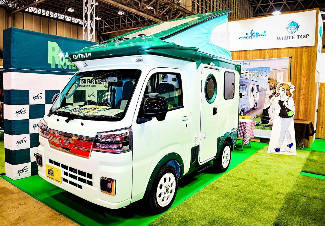 居住用シェルを一体化した軽トラックベースの「軽キャンパー」。狭い道でもストレスフリーでドライブでき、維持費も安い　著者撮影