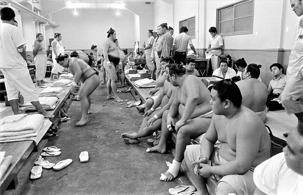 A shitaku beya at the Kuramae Kokugikan, where Tokyo tournaments were held until 1984. (© Jiji)