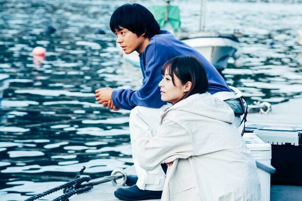 ヒロイン百香を好演した井上真央が「なめろう」を作る包丁さばきにも注目 ©楡周平/講談社 ©2024「サンセット・サンライズ」製作委員会