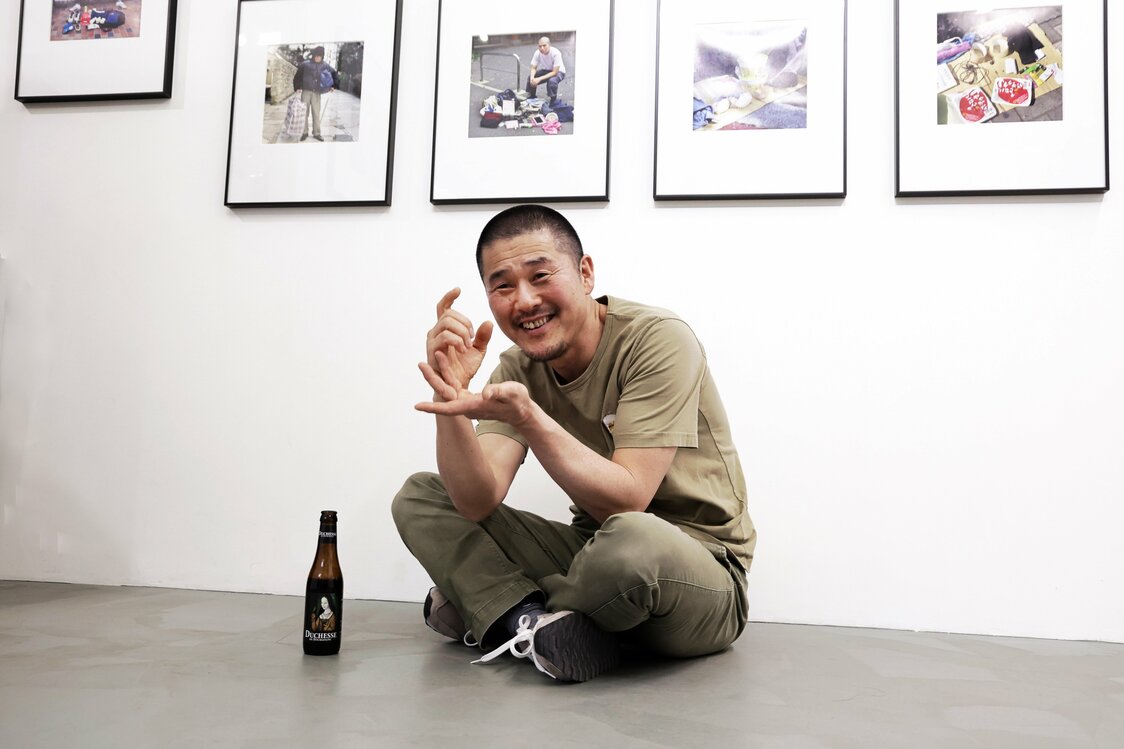 肖像摄影的秘诀：一起喝一杯，深入对方的内心世界