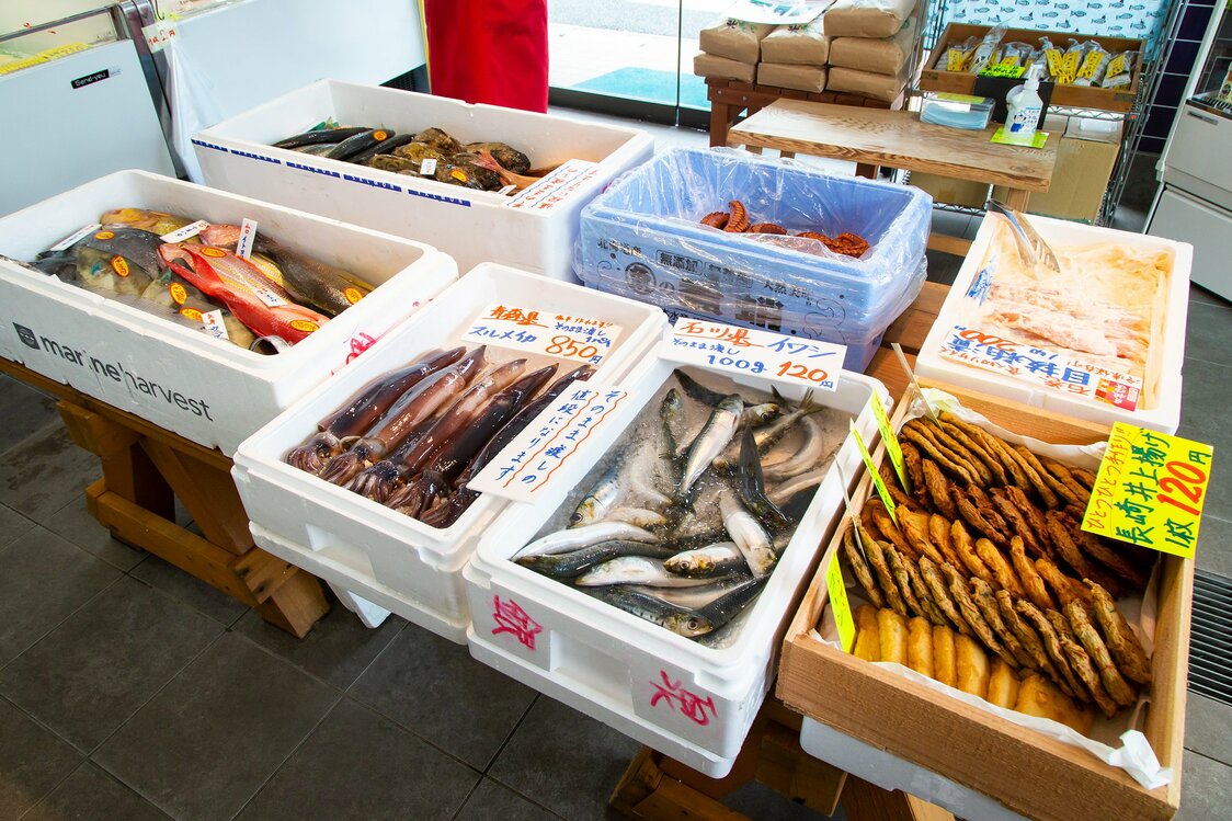 泉銀は丸魚の「そのまま渡し」が基本