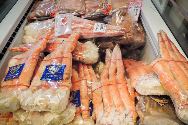写真のタラバガニは、一肩3万2400円。昨年末から、品薄で一段と高値感があった 写真:筆者提供