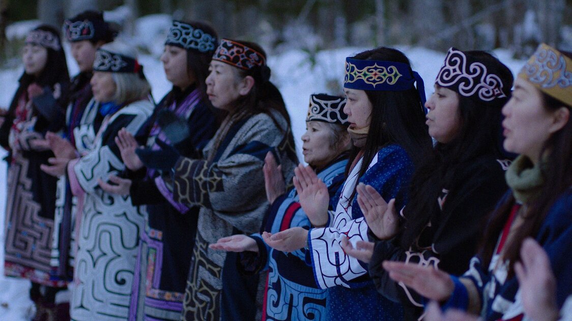 Les résidents du lac Akan participent au film (© Ainu Mosir LLC/Booster Project)