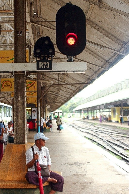 A new color-light signal attached to the old platform.