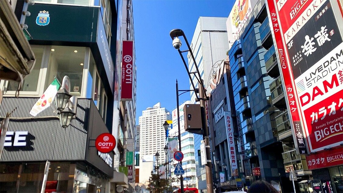 开在东京池袋站西口的库迪咖啡