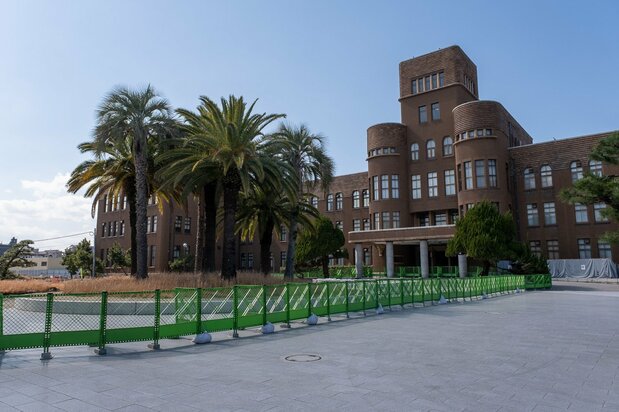 El edificio principal de la antigua Facultad de Ingeniería de la Universidad Imperial de Kyūshū, donde se encuentra el Museo de Investigación Integrada de la universidad, fue registrado como Bien Cultural Material de Japón en la primavera de 2023. (© Michiko Hayashi)