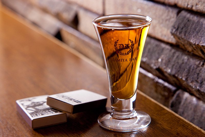 The famous amber colored cocktail, Denki Bran (¥260); you can also try a Denki Bran Old (¥360).