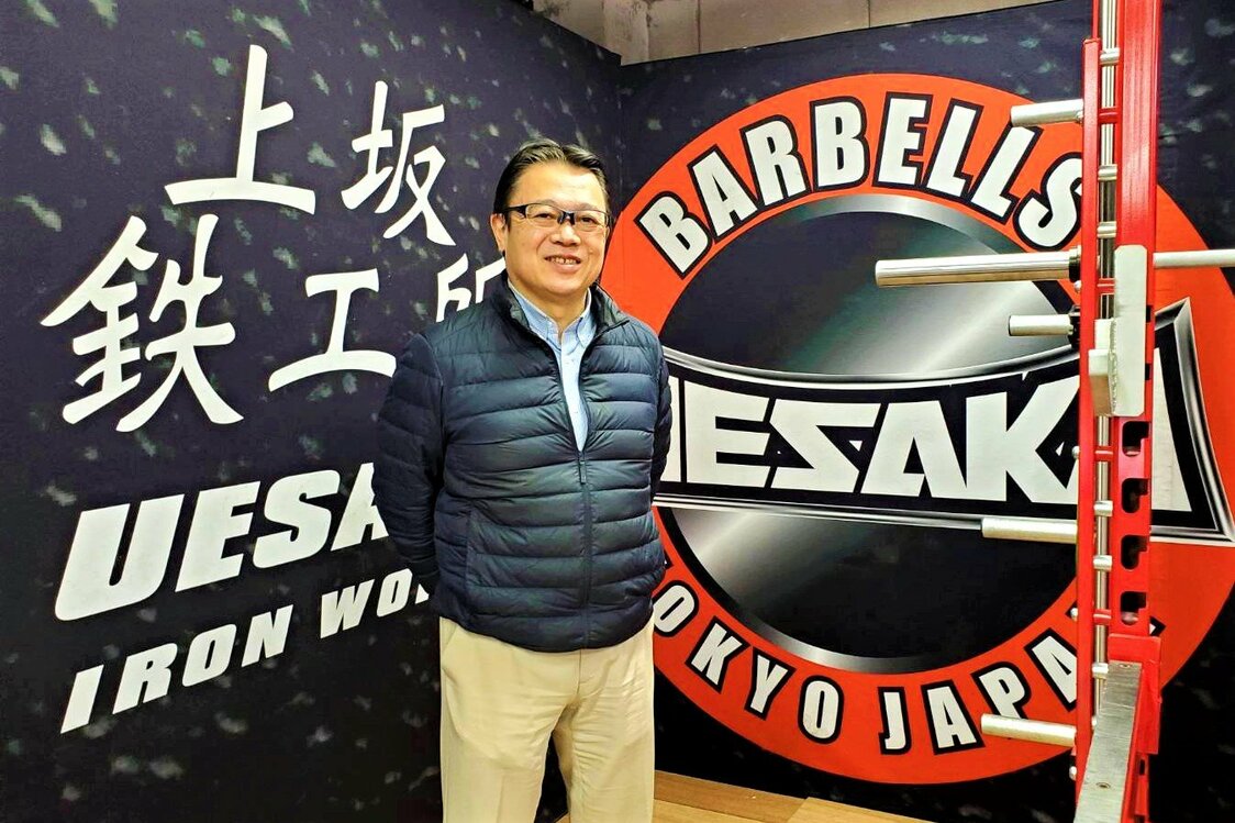 ウエサカ3代目の上坂忠正さん。顧客のもとを飛び回る忙しい日々を送る　筆者撮影