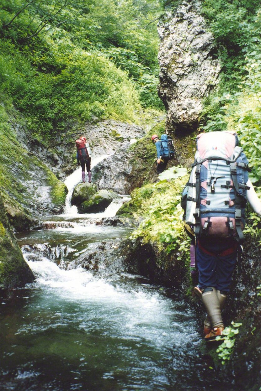 大学一年の夏合宿。北海道、知床半島の沢を遡る。(1995年)