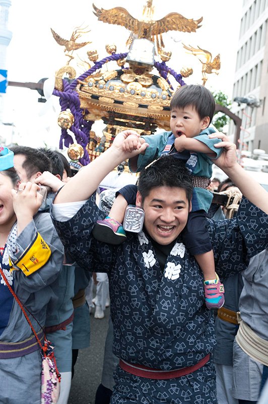 Le grand festival Asakusa Sanja Matsuri, pour inaugurer l’été en beauté à Tokyo