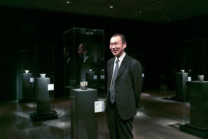 長次郎の茶碗に潜むアバンギャルドな精神を感じながら、21世紀の現在に、自らの現代的表現方法や創造性を追求し続けている十五代吉左衞門。最終3室には、吉左衞門の作品がずらりと並ぶ