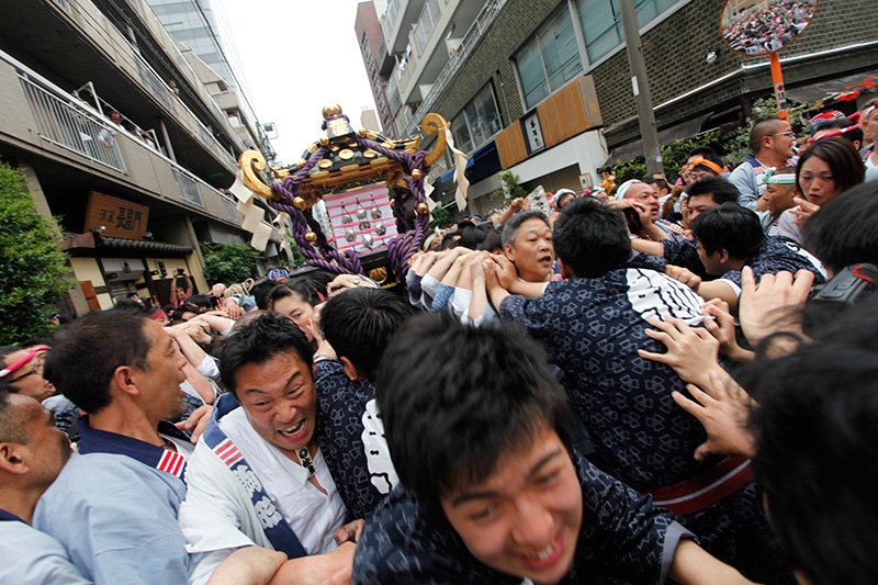 “三社祭”物语：驹形街道“一年中最短的40分钟”