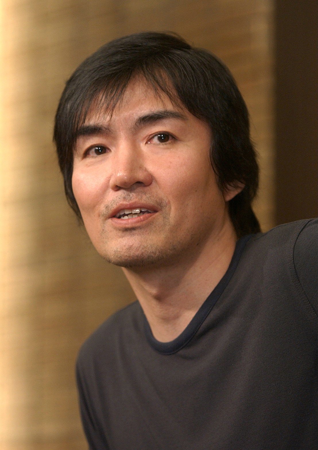东野圭吾出席第134届直木奖获奖记者会，2006年1月17日（时事社）