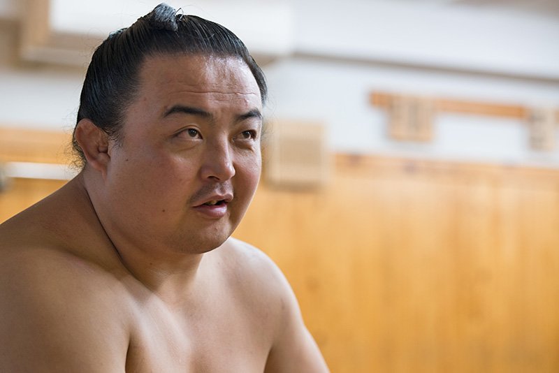 試練を乗り越えて活躍する初の中国人力士・蒼国来関