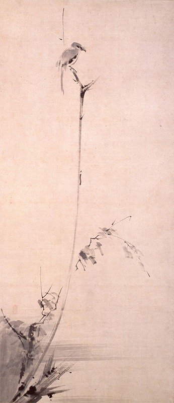 لوحة من الحبر رسمها موساشي وهي بعنوان ’’طائر صُرد على شجرة جرداء‘‘. يدعو كتاب الحلقات الخمس إلى ادخال فن الخط وغيره من الفنون كوسيلة للتدريب على فن الحرب. (الصورة بإذن من متحف كوبوسو التذكاري للفنون، إيزومي)