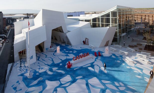 A view of the pavilion from the air. (© Nippon.com)