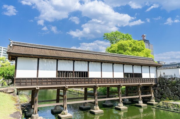 復元された廊下橋（PIXTA）