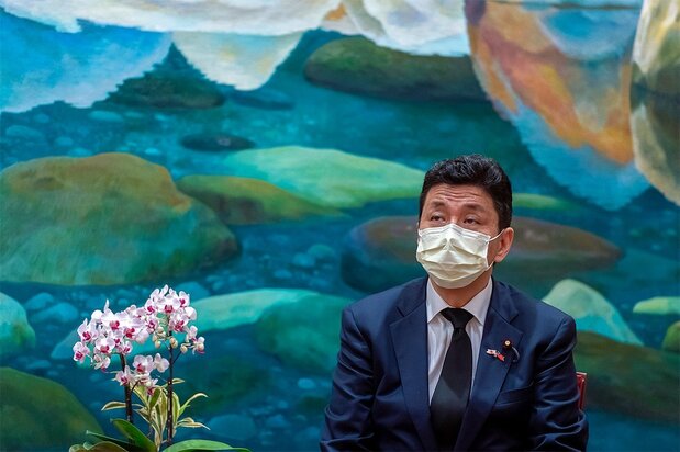 防衛大臣に就任した岸信夫氏。李登輝元総統の弔問で台北を訪れた(台湾総統府提供)