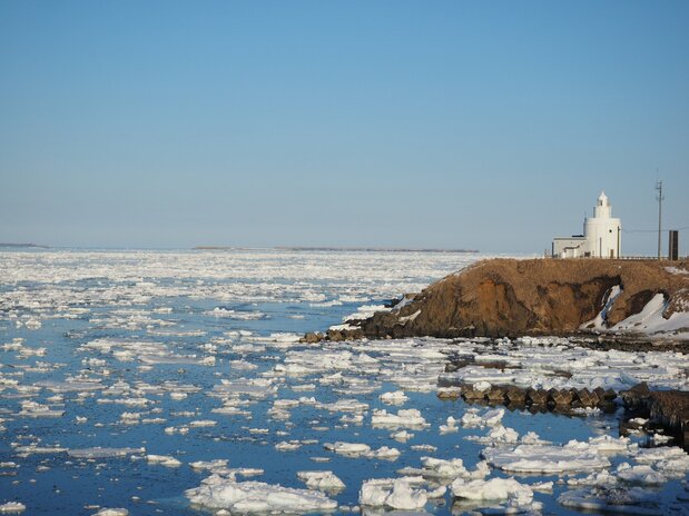 (© Pixta) Cap Nosappu (Nemuro, Hokkaidô, 43 ° 23'07 ”N, 145 ° 49'01” E)