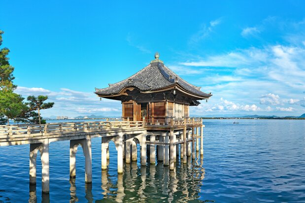 滿月寺浮御堂(PIXTA)