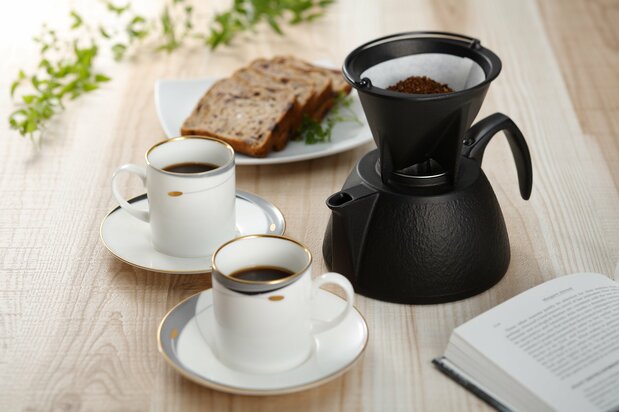 一時入手困難になったほど人気のコーヒーポット／写真提供：岩鋳
