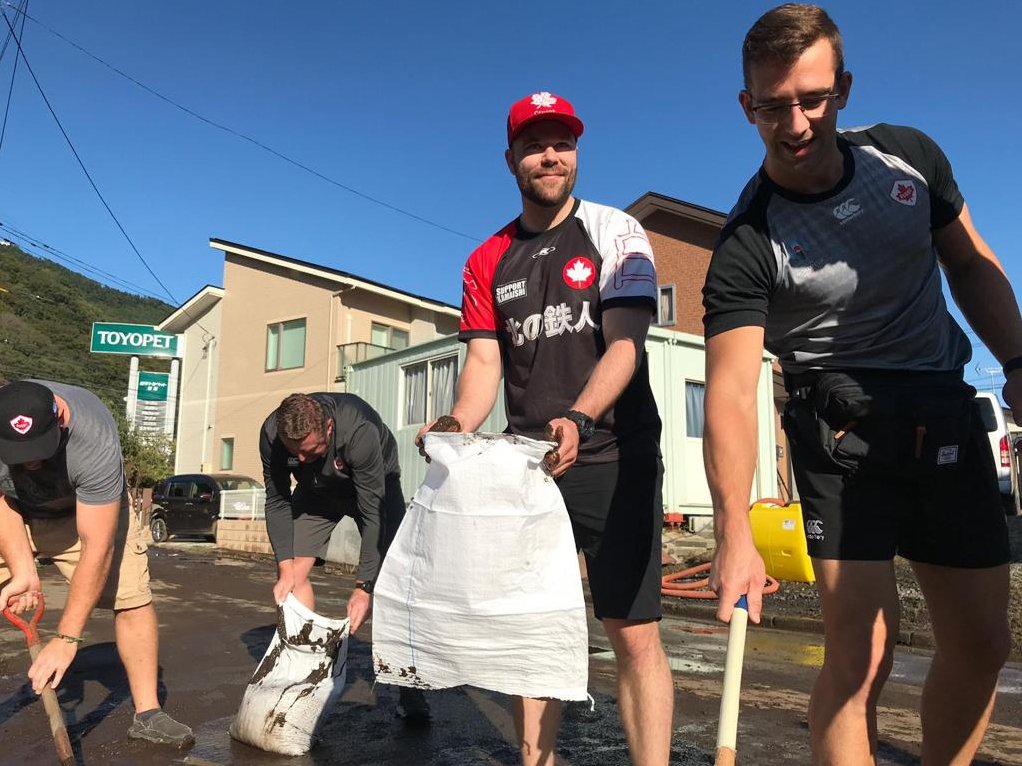 カナダ代表選手のボランティア活動への参加は、報道でも大きく取り上げられた　写真：ラグビーワールドカップ2019大会公式ツイッターより