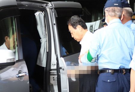 Kumazawa Hideaki, ancien vice-ministre administratif de l'Agriculture, est accusé du meurtre de son fils et déféré au parquet, le 3 juin à Tokyo.