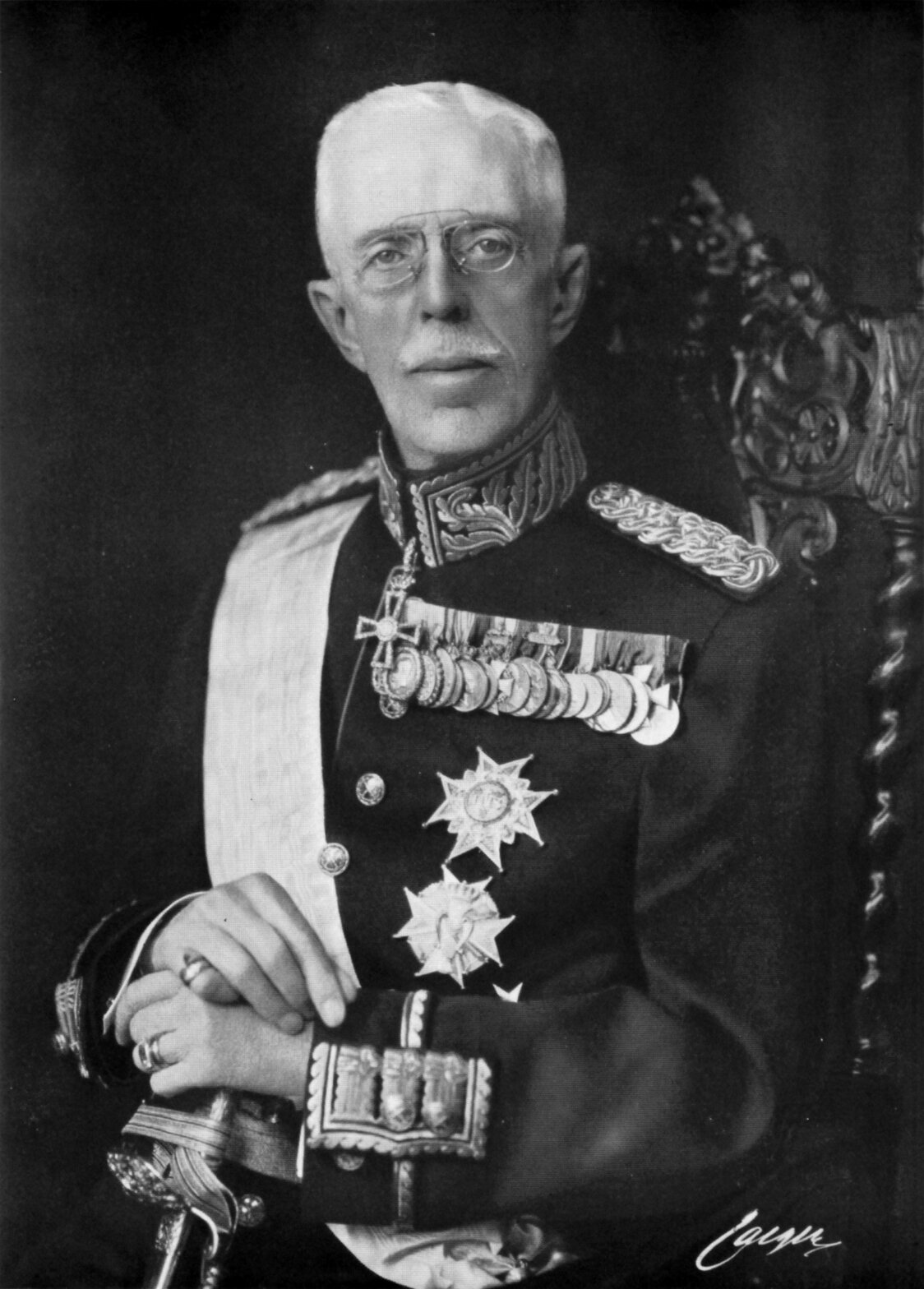 小野寺信陸軍武官の和平仲介打診を受けて、何事かアレンジしたとされるスウェーデン国王グスタフ5世