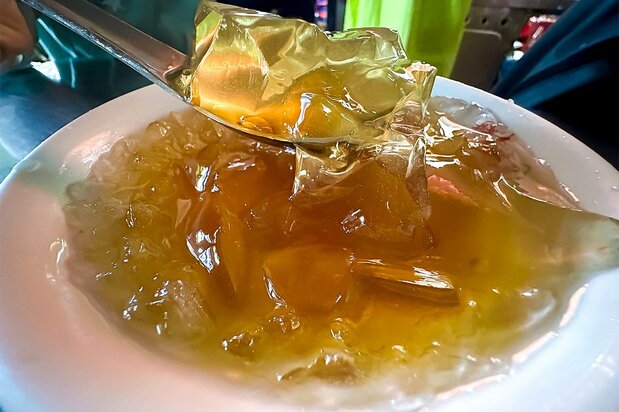 Aiyu jelly is commonly enjoyed as a refreshing summertime treat. (© Hitoto Tae)