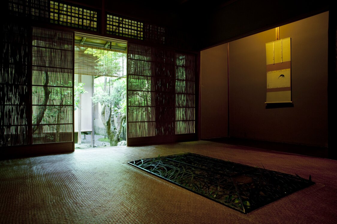 La même salle à manger à la saison estivale (© Kôdaiji Wakuden)