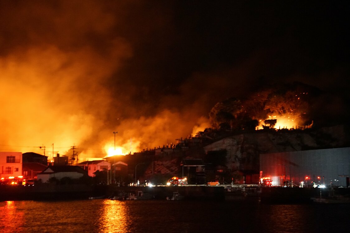 A fire blazes in Ōita on November 18, 2025. (© Jiji)
