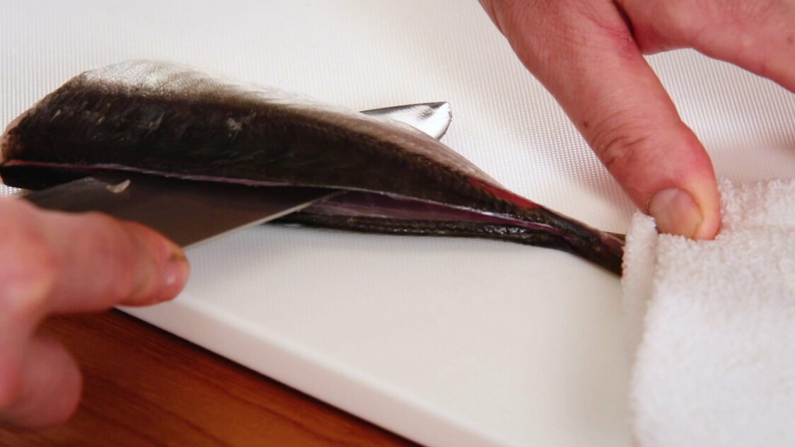 Japanese Seafood Culture: How to Fillet a Horse Mackerel
