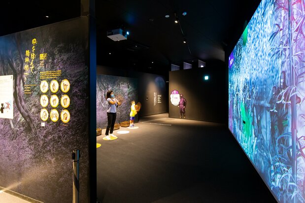 Visitors can learn about the Fūma ninja who served the Hōjō clan at Ninja House, where displays are arranged like a video game.