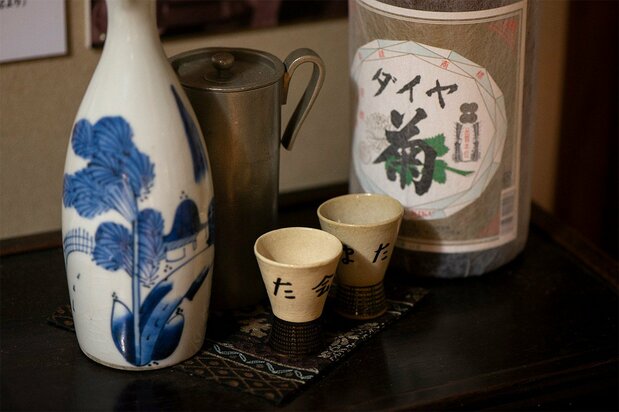 小津和野田喜爱的日本酒“钻菊”是陪伴二人创作的“好友”